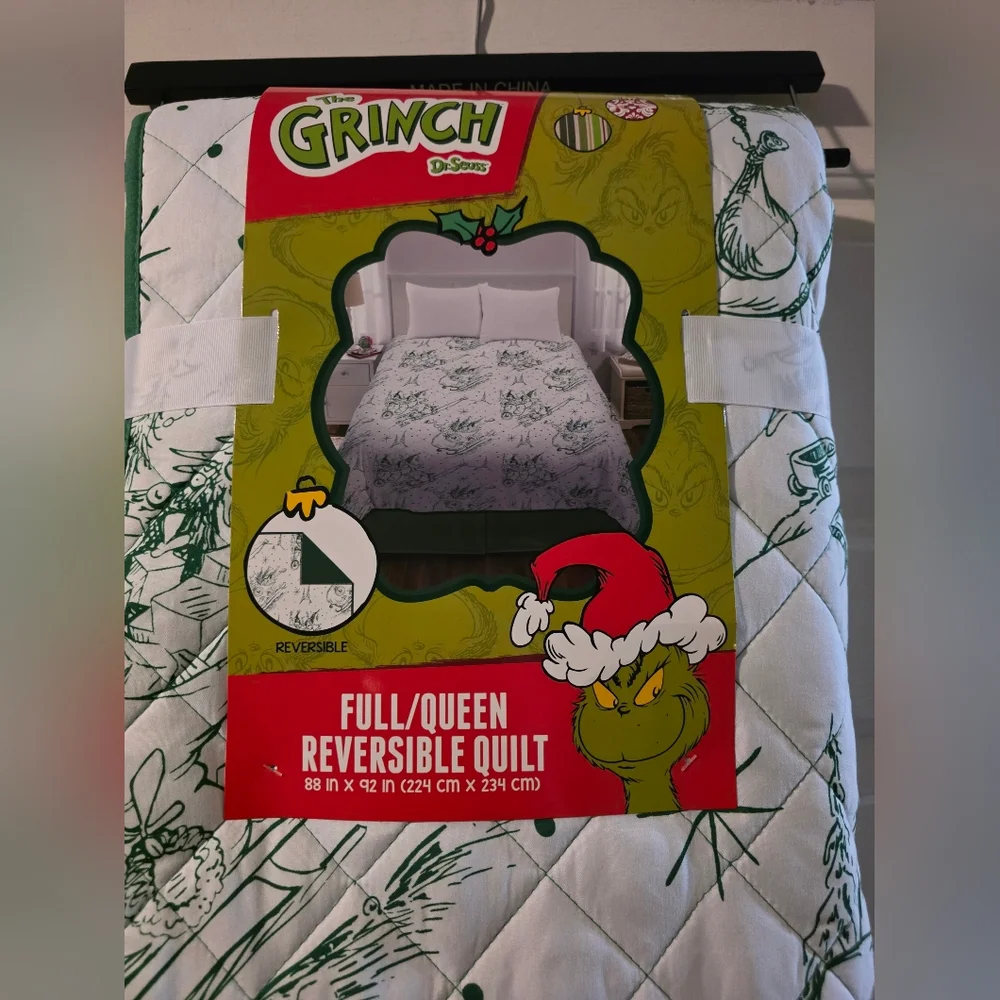 Dr Seuss The Grinch Christmas Full/Queen Reversible Quilt 88x92 Holiday Bedding